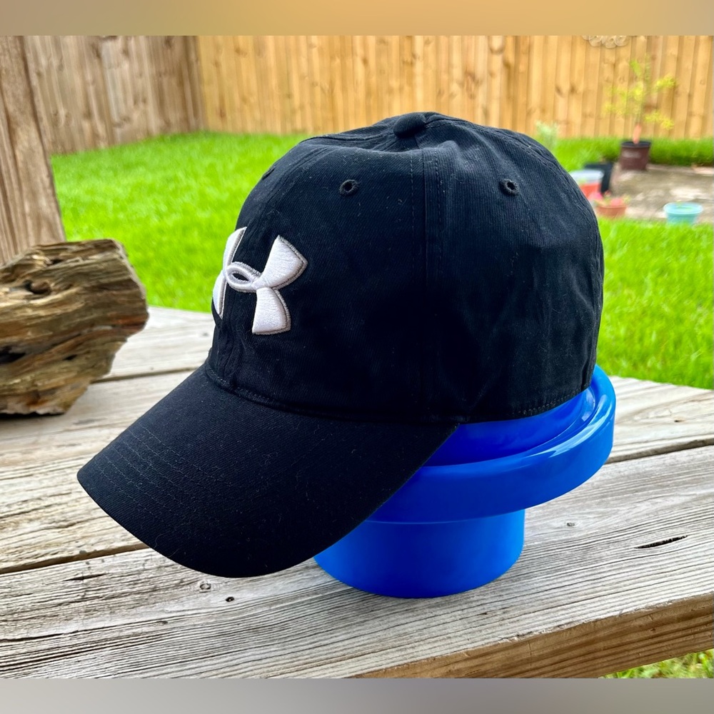 Under‎ Armour Golf Adjustable Black And White Cap - Picture 3 of 7
